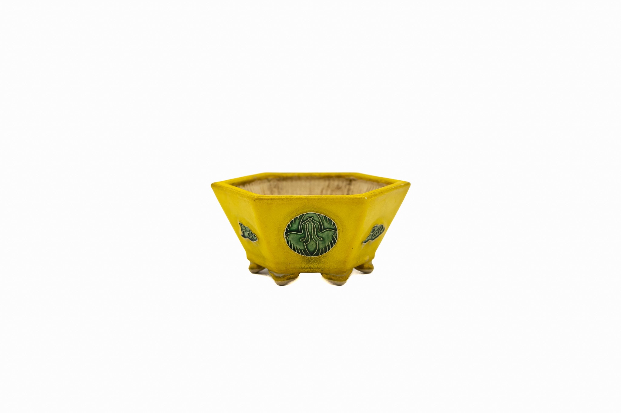 Kleine zeshoekige bonsaipot – Geel glazuur, vintage medaillon Kleine zeshoekige bonsaipot – Geel glazuur, vintage medaillon